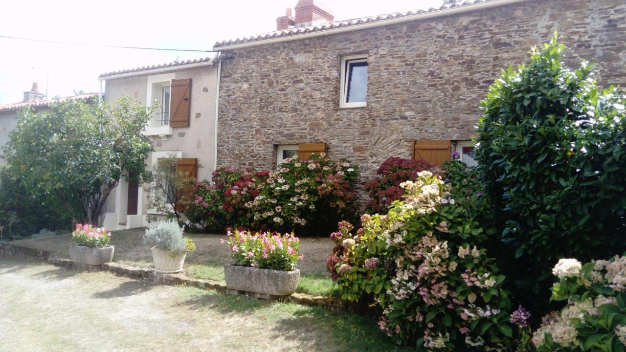 Au Clos De Launay Chambres D'Hotes Le Cellier Luaran gambar