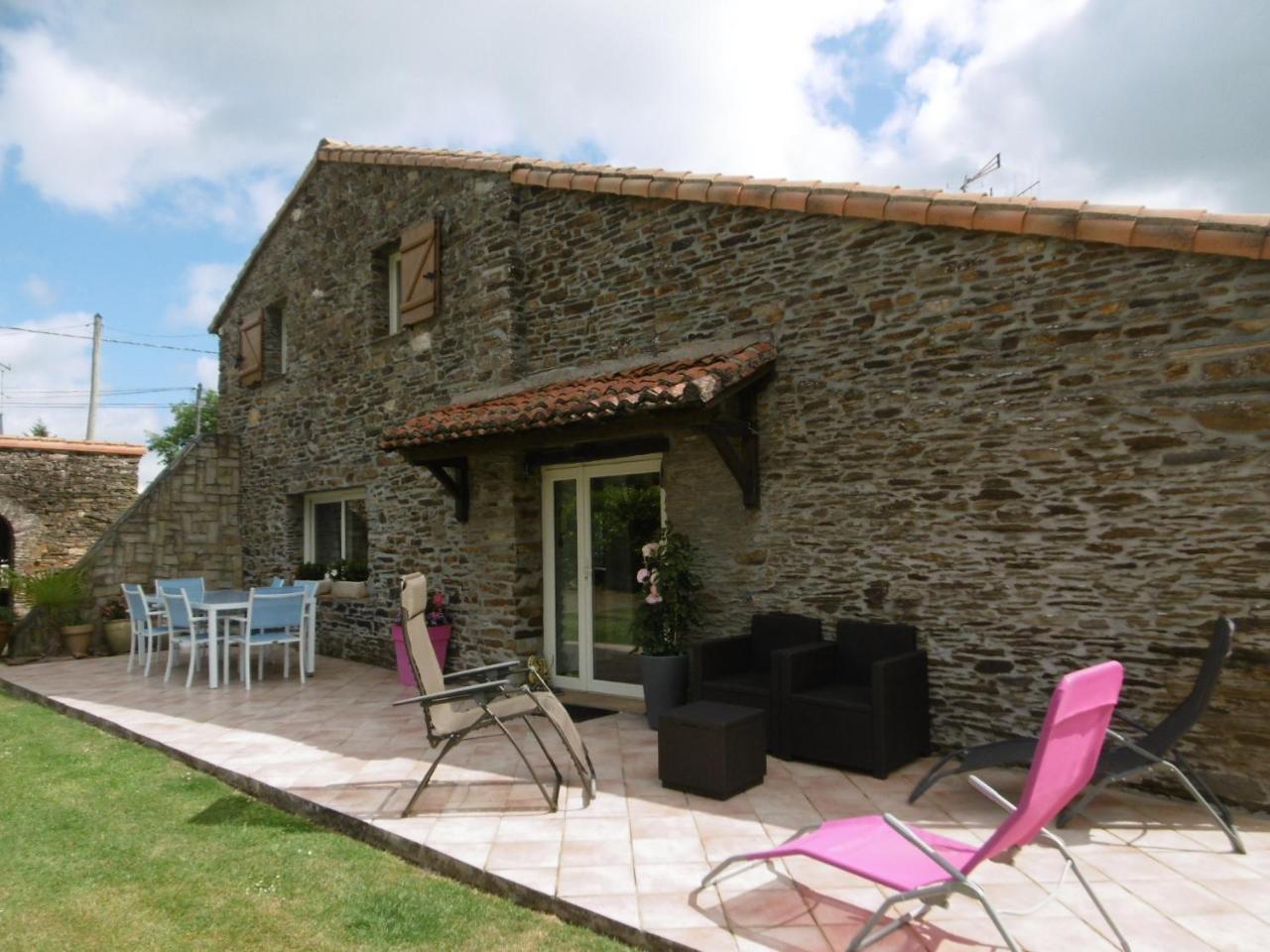 Au Clos De Launay Chambres D'Hotes Le Cellier Luaran gambar
